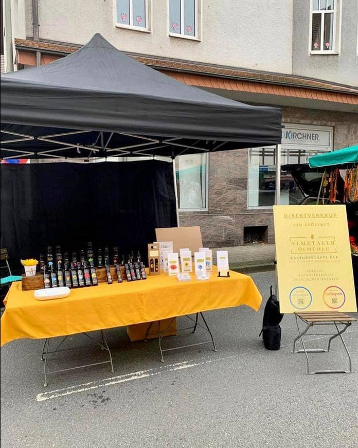 Wochenmarkt-stand-Almetaler-Oelmuuehle